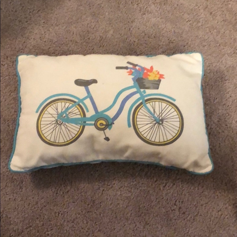 Decorative pillow